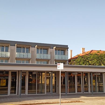Semaphore Splash Apartments Port Adelaide Eksteriør billede